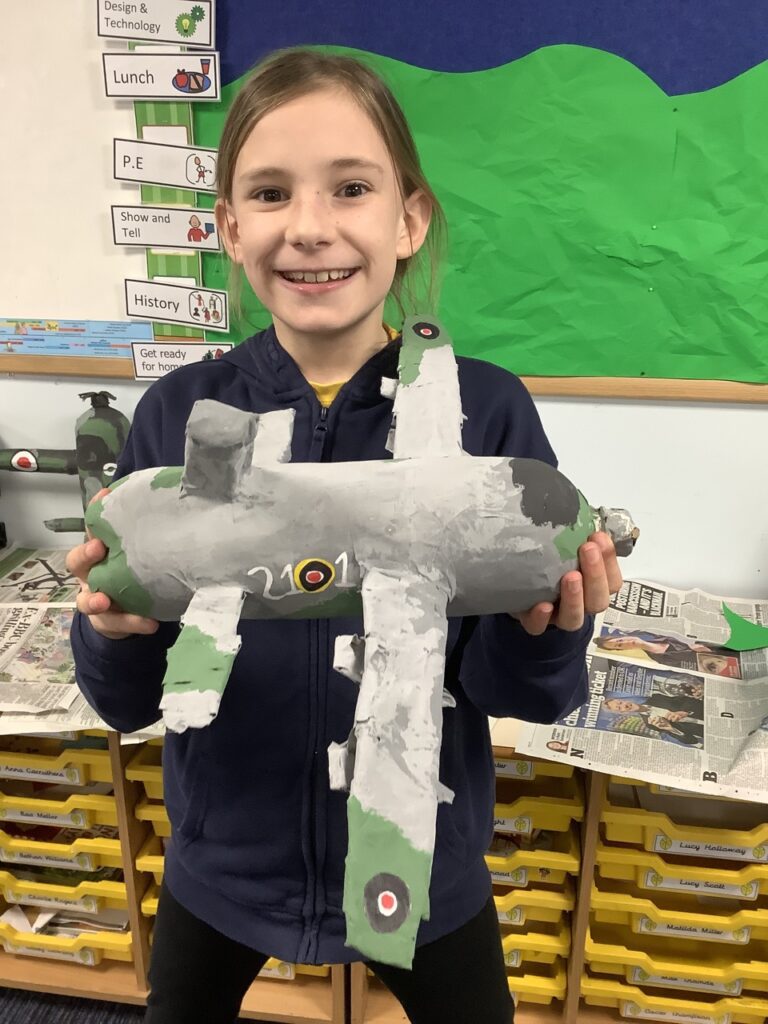 6E DT model WW2 spitfire aeroplanes